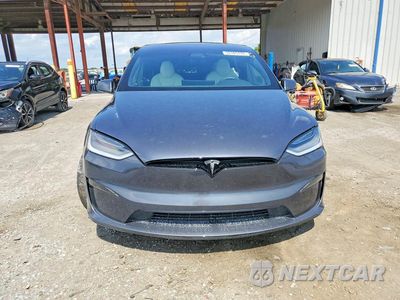Piąte zdjęcie samochodu w środku: 2023 TESLA MODEL X VIN:7SAXCBE61PF401618 - miniatura