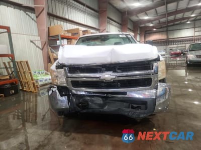 Piąte zdjęcie samochodu w środku: 2007 CHEVROLET SILVERADO C2500 HEAVY DUTY VIN:1GCHC24K97E511947 - miniatura
