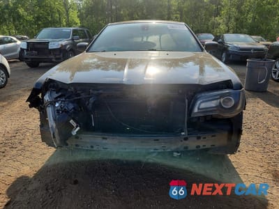 Piąte zdjęcie samochodu w środku: 2018 CHRYSLER 300 S VIN:2C3CCABG9JH198731 - miniatura