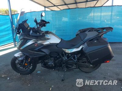 Trzecie zdjęcie samochodu z tyłu: 2026 HONDA NT1100 D VIN:JH2SC9041TK100129 - miniatura