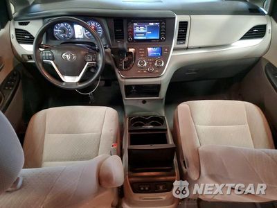 Zdjęcie 8 z 13 samochodu: 2019 TOYOTA SIENNA LE VIN:5TDJZ3DC1KS221882 - miniatura