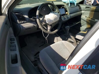 Zdjęcie 8 z 12 samochodu: 2003 TOYOTA CAMRY LE VIN:4T1BE32K23U213454 - miniatura