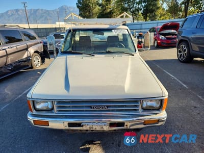 Piąte zdjęcie samochodu w środku: 1987 TOYOTA PICKUP CAB CHASSIS RN55 VIN:JT5RN55T2H7008737 - miniatura