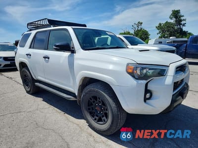 Czwarte zdjęcie samochodu z boku: 2021 TOYOTA 4RUNNER VENTURE EDITION VIN:JTEHU5JR5M5940848 - miniatura