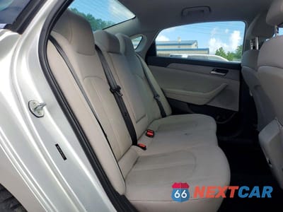 Zdjęcie 10 z 13 samochodu: 2019 HYUNDAI SONATA SE VIN:5NPE24AF4KH741073 - miniatura