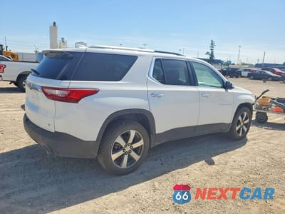 Trzecie zdjęcie samochodu z tyłu: 2018 CHEVROLET TRAVERSE LT VIN:1GNEVHKW6JJ248876 - miniatura