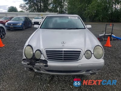 Piąte zdjęcie samochodu w środku: 2002 MERCEDES-BENZ E 320 VIN:WDBJF65J82B477322 - miniatura