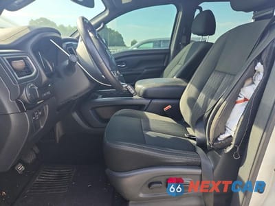 Zdjęcie 7 z 12 samochodu: 2018 NISSAN TITAN SV VIN:1N6AA1E6XJN538016 - miniatura