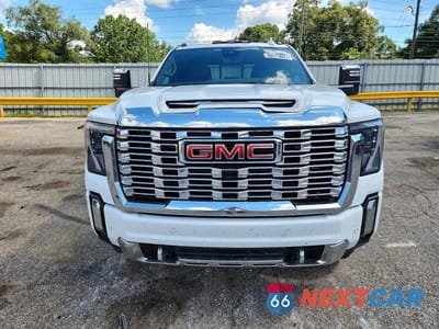 Piąte zdjęcie samochodu w środku: 2025 GMC SIERRA K2500 DENALI VIN:1GT4UREY1SF366624 - miniatura