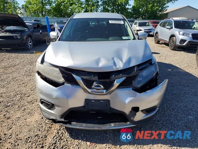 Piąte zdjęcie samochodu w środku: 2016 NISSAN ROGUE S VIN:5N1AT2MVXGC889987 - miniatura