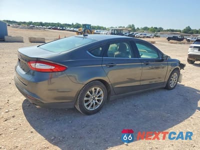 Trzecie zdjęcie samochodu z tyłu: 2016 FORD FUSION S VIN:3FA6P0G72GR258254 - miniatura