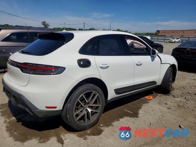 Trzecie zdjęcie samochodu z tyłu: 2022 PORSCHE MACAN VIN:WP1AA2A53NLB10746 - miniatura
