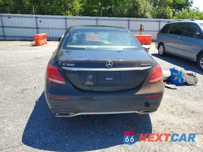 Zdjęcie 6 z 12 samochodu: 2017 MERCEDES-BENZ E 300 4MATIC VIN:WDDZF4KBXHA025740 - miniatura