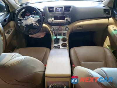 Zdjęcie 8 z 13 samochodu: 2012 TOYOTA HIGHLANDER SE VIN:5TDBK3EH8CS156601 - miniatura