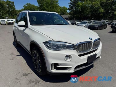 Czwarte zdjęcie samochodu z boku: 2018 BMW X5 XDRIVE50I VIN:5UXKR6C56J0U15090 - miniatura