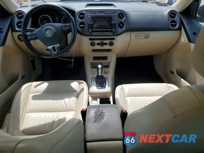 Zdjęcie 8 z 13 samochodu: 2017 VOLKSWAGEN TIGUAN SEL VIN:WVGWV7AX5HK021177 - miniatura