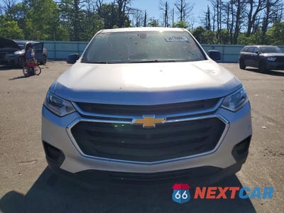 Piąte zdjęcie samochodu w środku: 2019 CHEVROLET TRAVERSE LS VIN:1GNERFKW6KJ143183 - miniatura