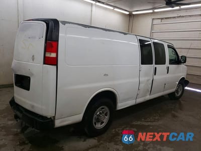 Trzecie zdjęcie samochodu z tyłu: 2012 CHEVROLET EXPRESS 3500 CARGO DELIVERY VAN VIN:1GCZGUCGXC1197230 - miniatura