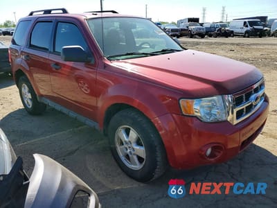 Czwarte zdjęcie samochodu z boku: 2010 FORD ESCAPE XLT VIN:1FMCU9DG0AKA31814 - miniatura
