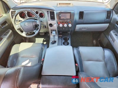 Zdjęcie 8 z 12 samochodu: 2013 TOYOTA TUNDRA CREWMAX SR5 VIN:5TFEY5F14DX137208 - miniatura