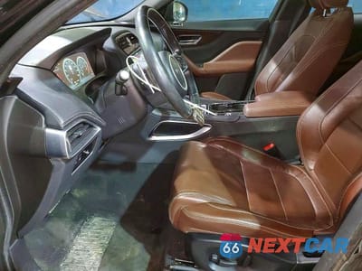 Zdjęcie 7 z 13 samochodu: 2017 JAGUAR F-PACE S VIN:SADCM2BVXHA088233 - miniatura