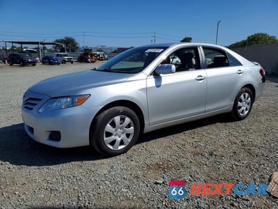 2010 TOYOTA CAMRY BASE 4T4BF3EK0AR082195 - główne zdjęcie licytacji z USA - miniatura