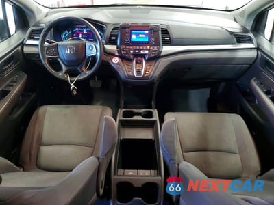 Zdjęcie 8 z 13 samochodu: 2018 HONDA ODYSSEY LX VIN:5FNRL6H26JB100064 - miniatura