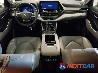 Zdjęcie 8 z 13 samochodu: 2023 TOYOTA HIGHLANDER HYBRID LIMITED VIN:5TDXBRCH0PS109323 - miniatura