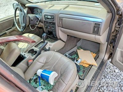 Zdjęcie 8 z 13 samochodu: 2001 JEEP GRAND CHEROKEE LAREDO VIN:1J4GX48S01C537985 - miniatura