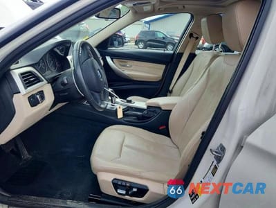 Zdjęcie 7 z 13 samochodu: 2017 BMW 320 XI VIN:WBA8E5G3XHNU43897 - miniatura