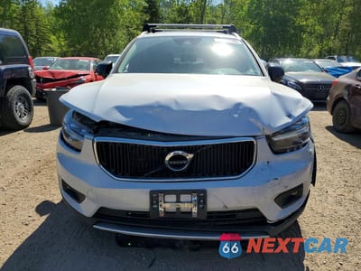 Piąte zdjęcie samochodu w środku: 2020 VOLVO XC40 T5 MOMENTUM VIN:YV4162UK7L2218064 - miniatura