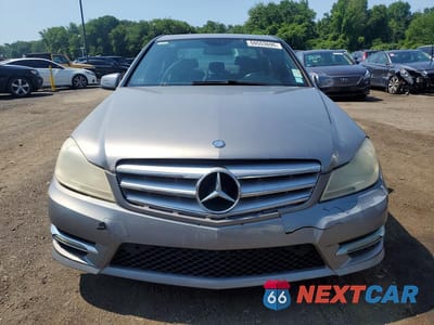 Piąte zdjęcie samochodu w środku: 2014 MERCEDES-BENZ C 300 4MATIC VIN:WDDGF8AB2EA949861 - miniatura