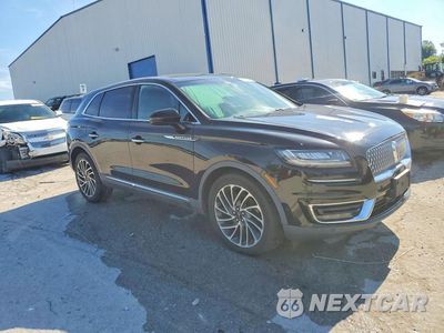 Czwarte zdjęcie samochodu z boku: 2019 LINCOLN NAUTILUS RESERVE VIN:2LMPJ8L96KBL53252 - miniatura