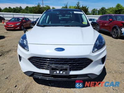 Piąte zdjęcie samochodu w środku: 2021 FORD ESCAPE SE VIN:1FMCU9G62MUA16405 - miniatura