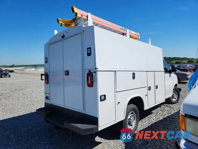 Trzecie zdjęcie samochodu z tyłu: 2025 CHEVROLET EXPRESS VIN:1GB0GRFP6S1128359 - miniatura