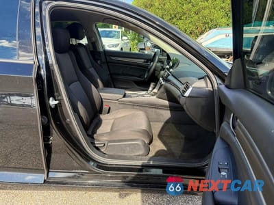 Zdjęcie 7 z 12 samochodu: 2021 HONDA ACCORD LX VIN:1HGCV1F14MA045142 - miniatura