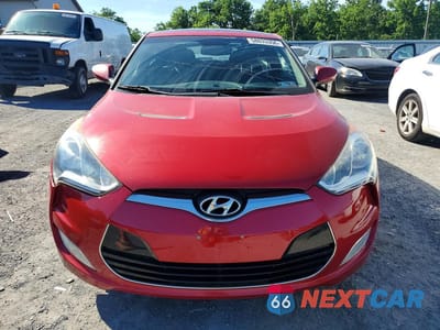 Piąte zdjęcie samochodu w środku: 2013 HYUNDAI VELOSTER BASE VIN:KMHTC6ADXDU155321 - miniatura