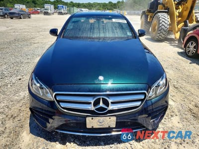 Piąte zdjęcie samochodu w środku: 2017 MERCEDES-BENZ E 300 VIN:WDDZF4JB2HA057602 - miniatura
