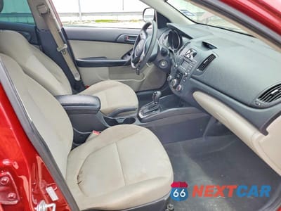 Zdjęcie 7 z 12 samochodu: 2011 KIA FORTE EX VIN:KNAFU4A20B5435268 - miniatura