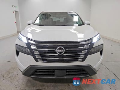 Piąte zdjęcie samochodu w środku: 2026 NISSAN ROGUE SV VIN:5N1BT3BA4TC713182 - miniatura