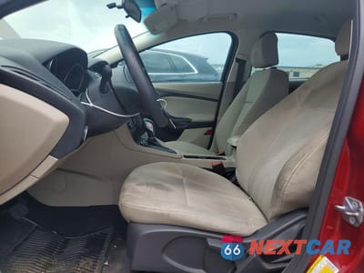 Zdjęcie 7 z 12 samochodu: 2015 FORD FOCUS SE VIN:1FADP3K20FL261039 - miniatura
