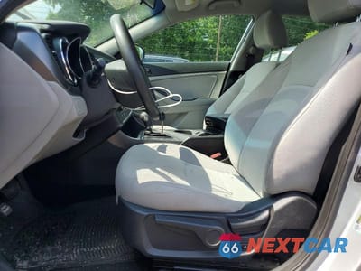 Zdjęcie 7 z 12 samochodu: 2013 KIA OPTIMA LX VIN:5XXGM4A74DG206996 - miniatura
