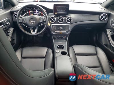 Zdjęcie 8 z 12 samochodu: 2018 MERCEDES-BENZ CLA 250 4MATIC VIN:WDDSJ4GB8JN632629 - miniatura
