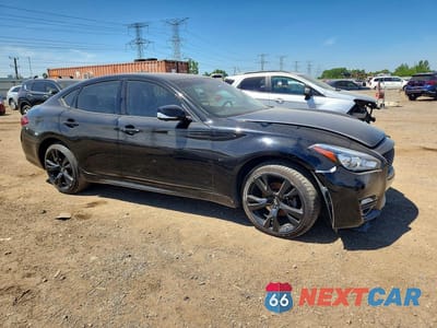 Czwarte zdjęcie samochodu z boku: 2019 INFINITI Q70 3.7 LUXE VIN:JN1BY1AR1KM585559 - miniatura