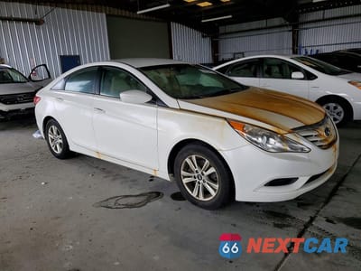 Czwarte zdjęcie samochodu z boku: 2013 HYUNDAI SONATA GLS VIN:5NPEB4AC7DH701787 - miniatura