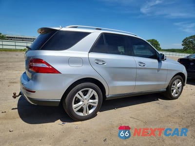 Trzecie zdjęcie samochodu z tyłu: 2012 MERCEDES-BENZ ML 350 4MATIC VIN:4JGDA5HB0CA009633 - miniatura