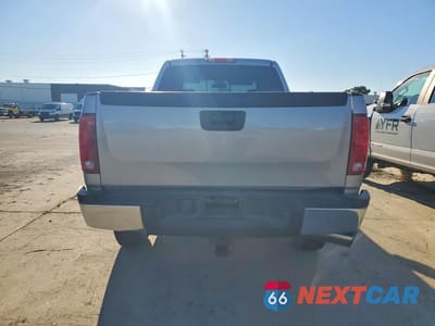 Zdjęcie 6 z 12 samochodu: 2008 CHEVROLET SILVERADO K2500 HEAVY DUTY VIN:1GCHK236X8F147489 - miniatura