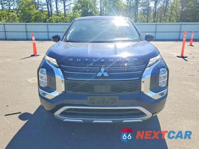 Piąte zdjęcie samochodu w środku: 2022 MITSUBISHI OUTLANDER SE VIN:JA4J4UA82NZ011535 - miniatura