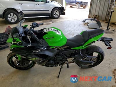 Trzecie zdjęcie samochodu z tyłu: 2018 KAWASAKI EX650 F VIN:JKAEXEK17JDA23996 - miniatura