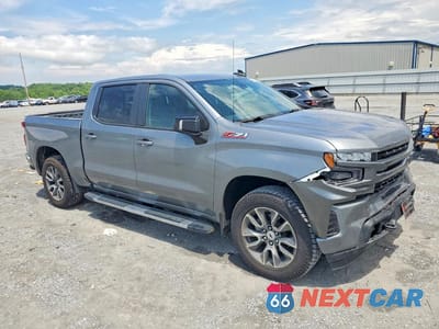 Czwarte zdjęcie samochodu z boku: 2020 CHEVROLET SILVERADO K1500 RST VIN:3GCUYEED7LG245171 - miniatura